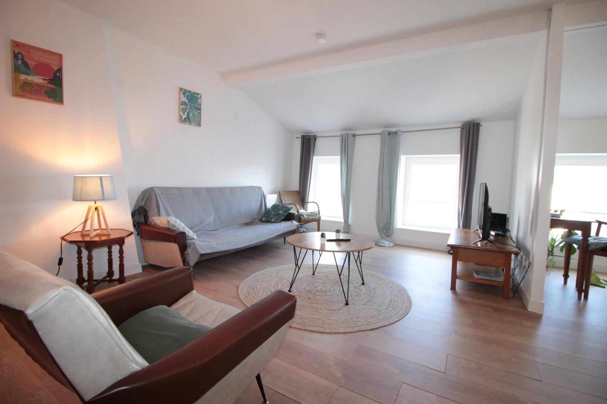 Logement Neuf "Meuse" - Hyper Centre - Parking Proche - Proche Gare - 4 Chambres - Terrasse Couverte - Wifi ! Gere Par Prestazen'Services Verdun-sur-Meuse Eksteriør bilde