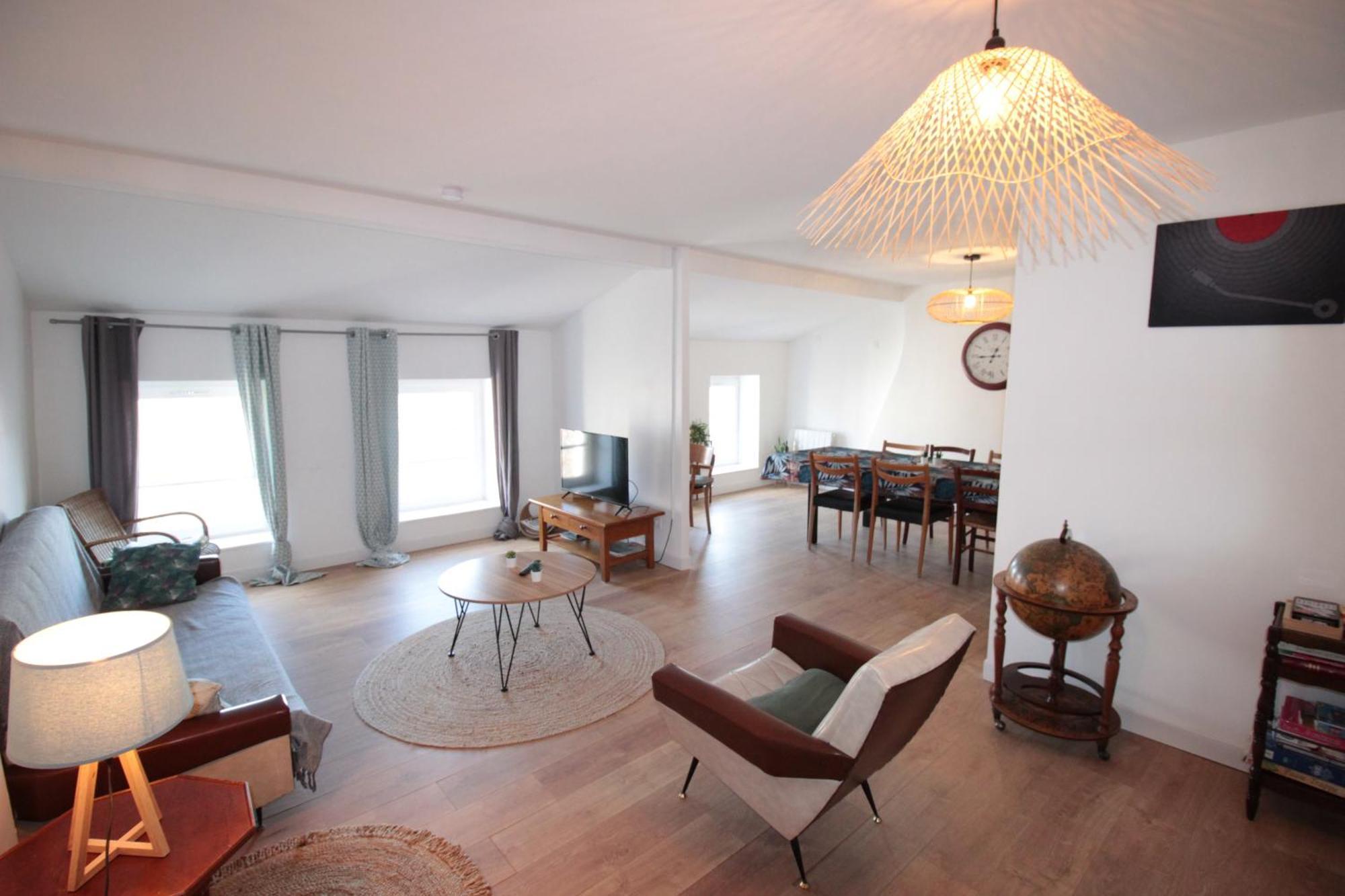 Logement Neuf "Meuse" - Hyper Centre - Parking Proche - Proche Gare - 4 Chambres - Terrasse Couverte - Wifi ! Gere Par Prestazen'Services Verdun-sur-Meuse Eksteriør bilde