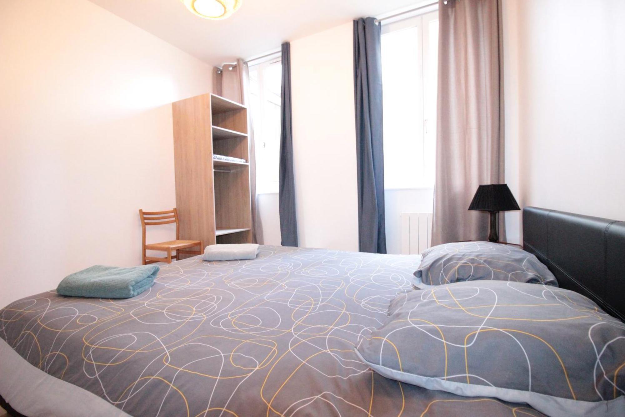 Logement Neuf "Meuse" - Hyper Centre - Parking Proche - Proche Gare - 4 Chambres - Terrasse Couverte - Wifi ! Gere Par Prestazen'Services Verdun-sur-Meuse Eksteriør bilde